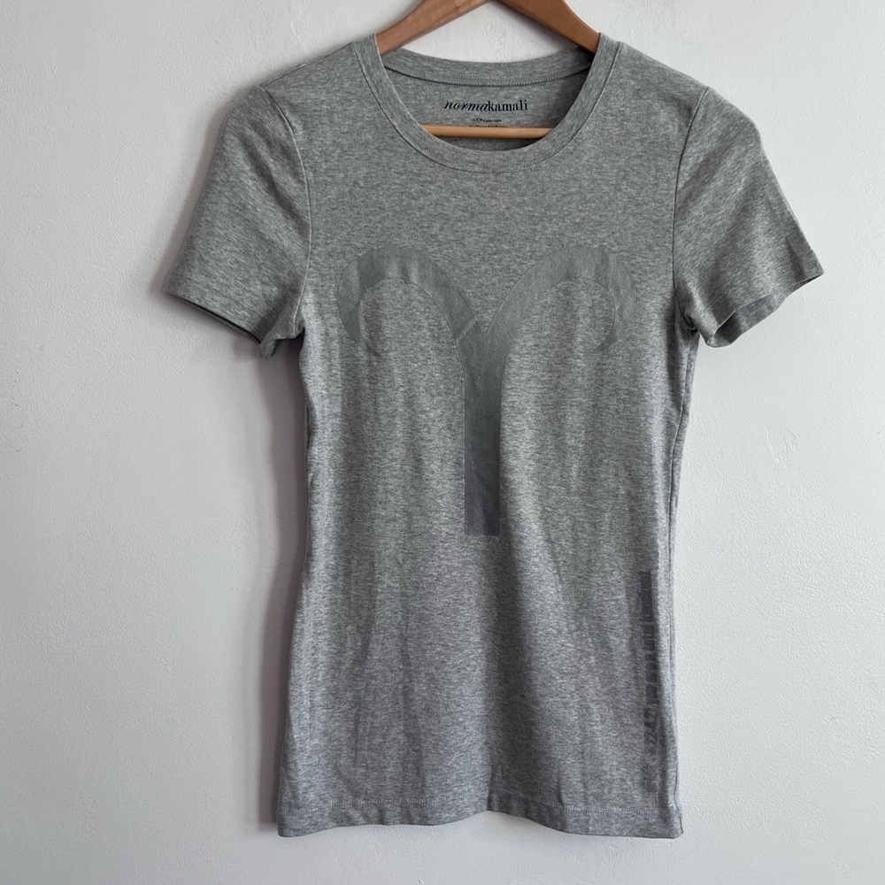 Norma Kamali Fitted Tee T-shirt Top Grey Aries Zodiac
Organic Cotton